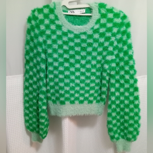 ZARA Cropped Sweater. EUC. Size small. - Picture 2 of 6